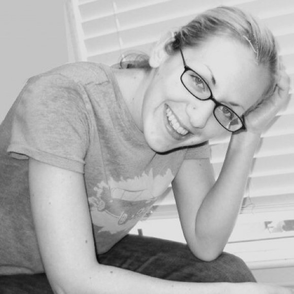 Meet your Posher, Courtney - Picture 3 of 4